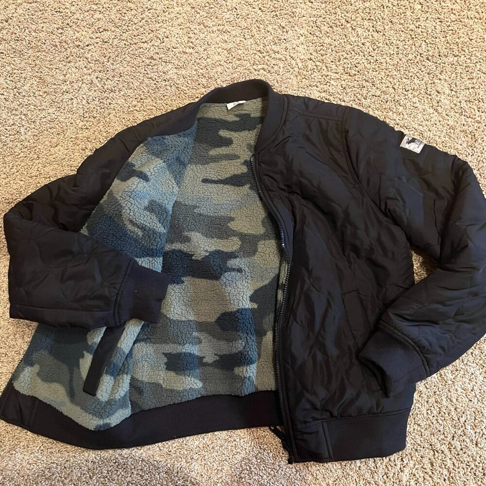 EUC - Abercrombie Kids reversible sherpa camo jacket – size 13/14